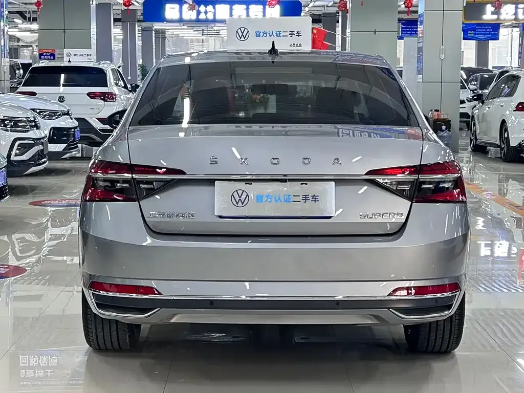 Skoda Superb — фото 5