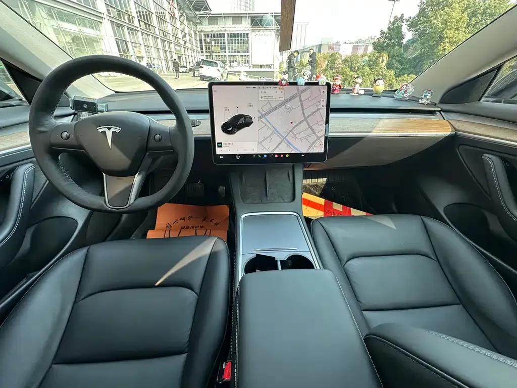 Tesla Model 3 — фото 5