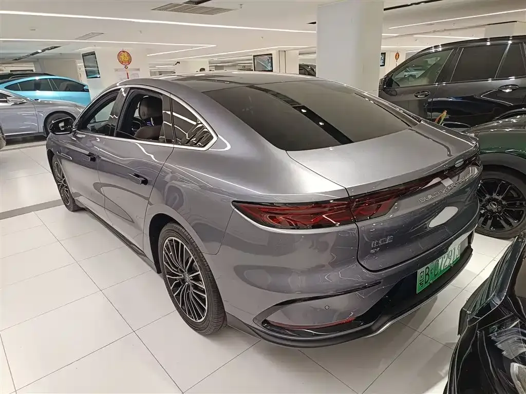 BYD Han — фото 10