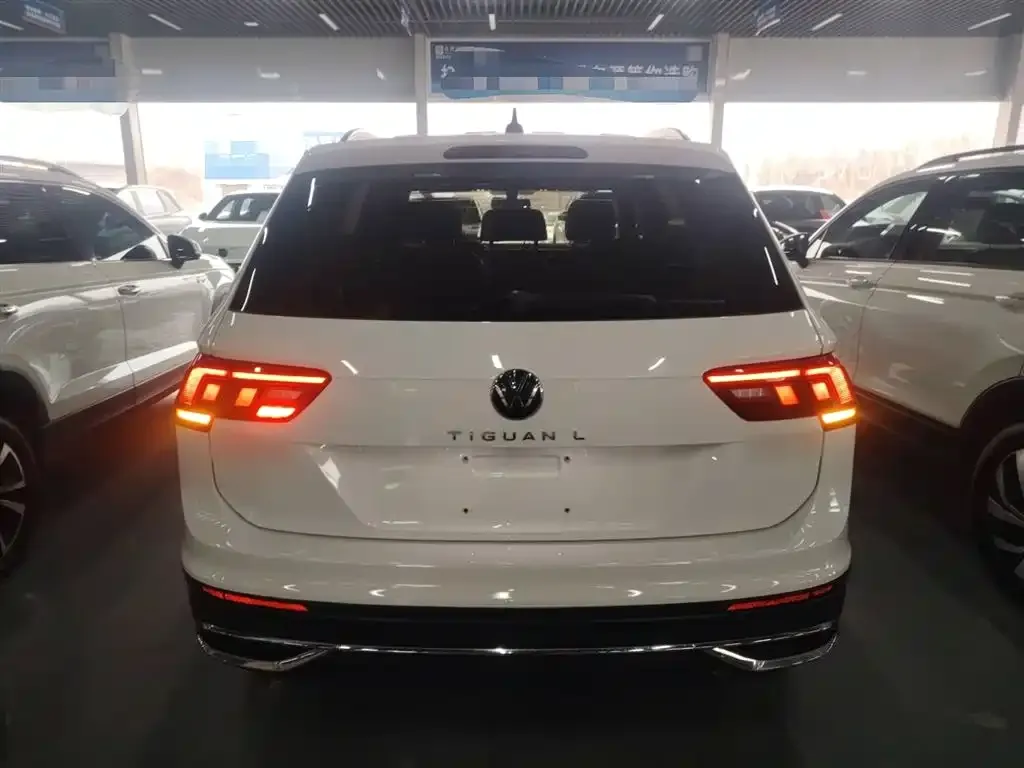 Volkswagen Tiguan L — фото 6