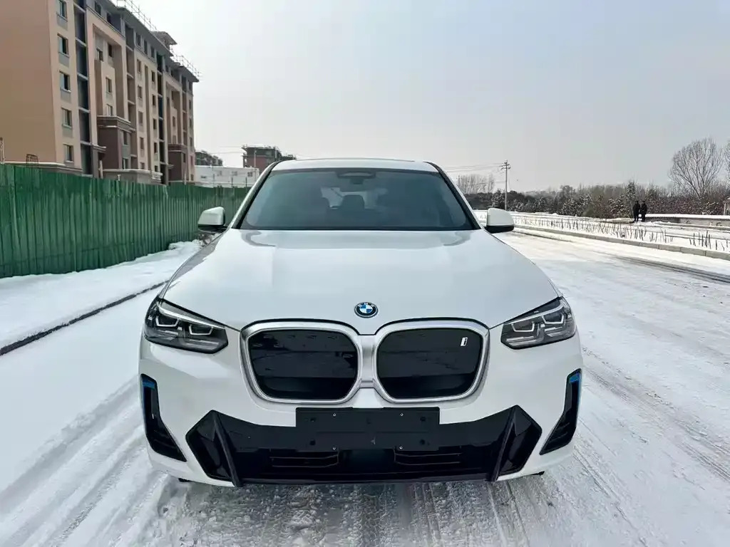 BMW iX3 — фото 4