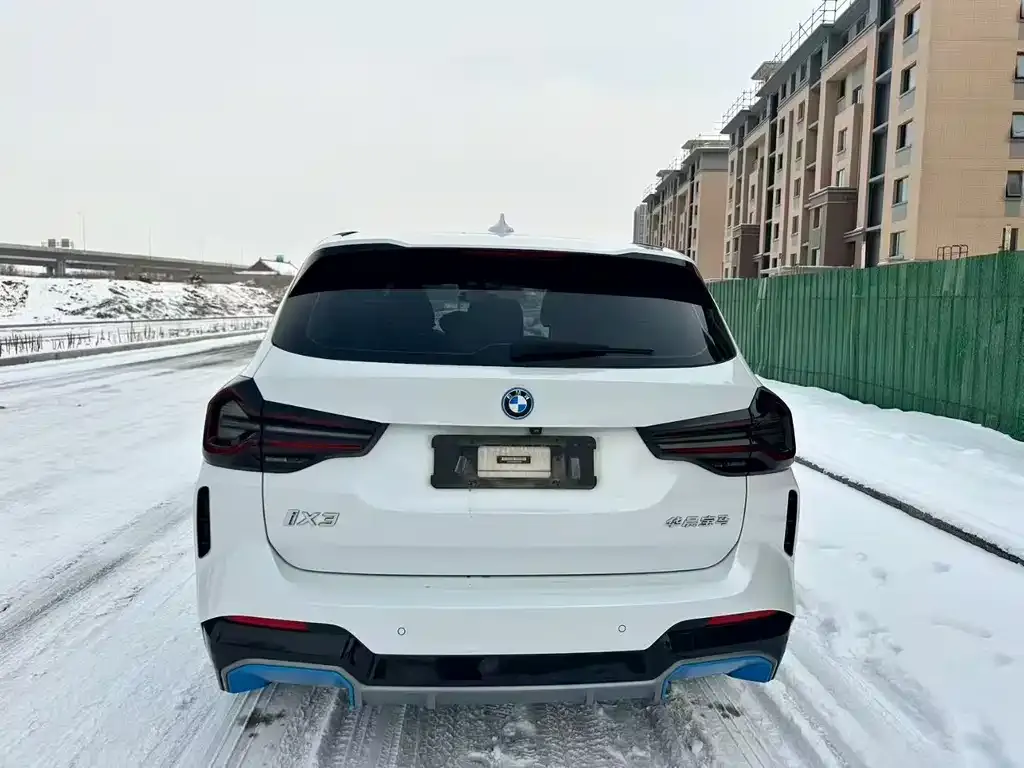 BMW iX3 — фото 2