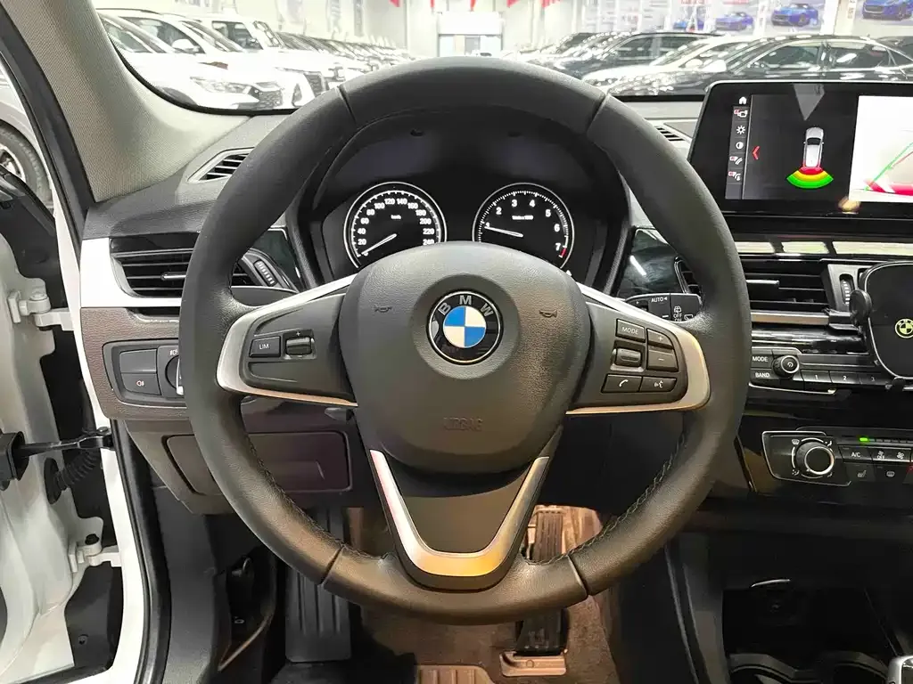 BMW X1 — фото 2