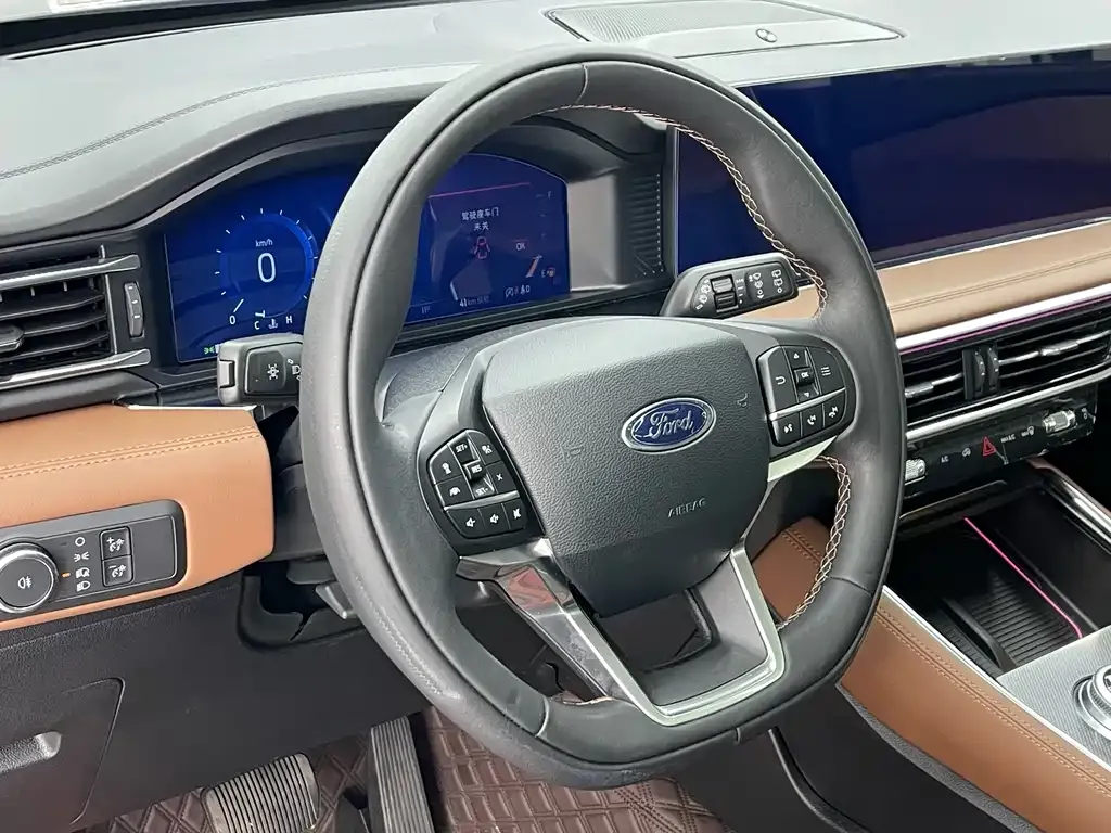 Ford Explorer — фото 10