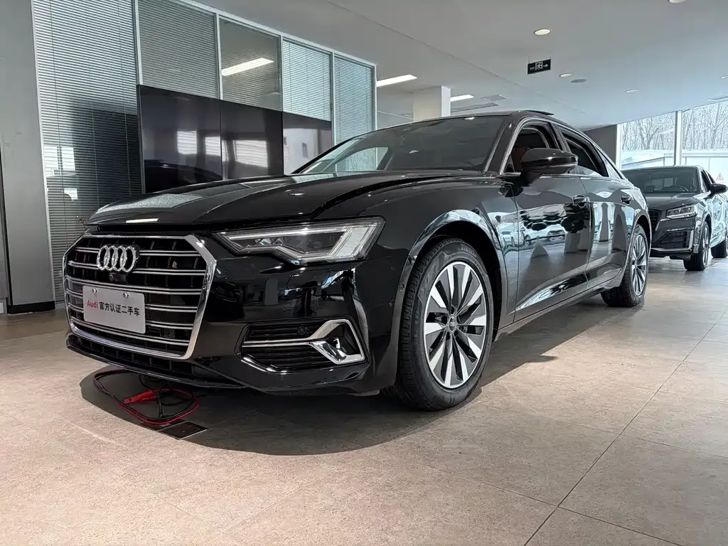 Audi A6L — фото 1