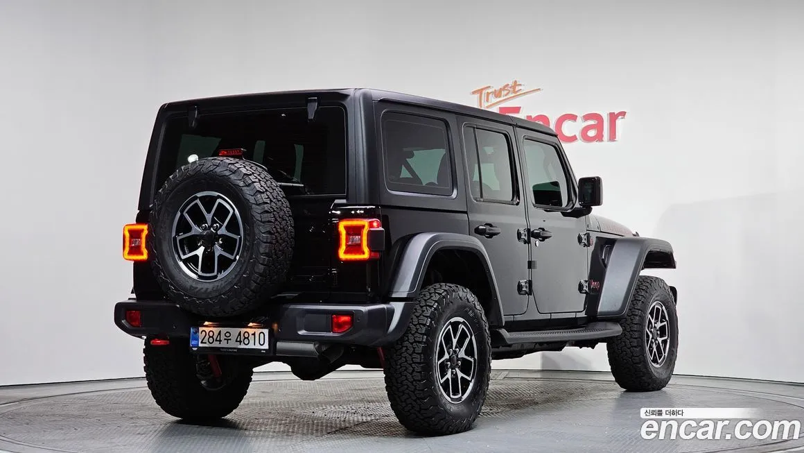 Jeep Wrangler — фото 7