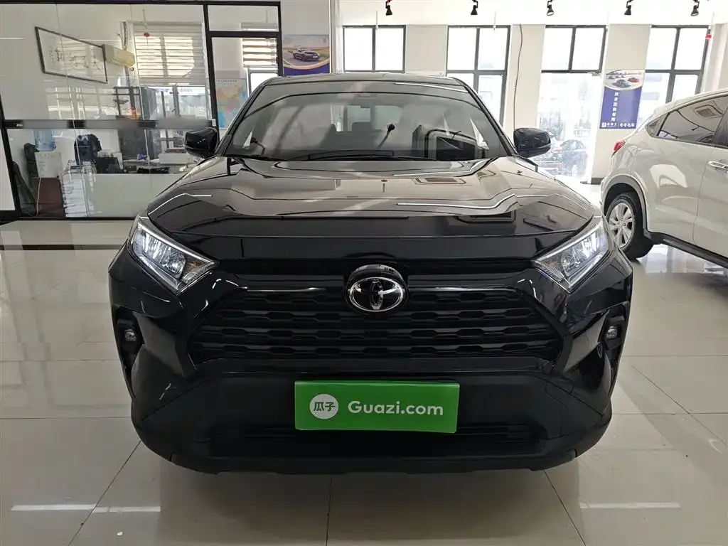 Toyota RAV4 — фото 10