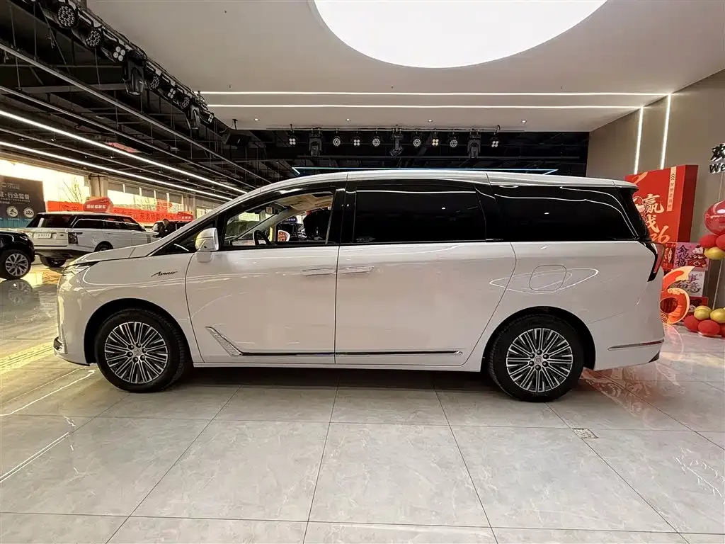 Buick GL8 Hybrid — фото 2
