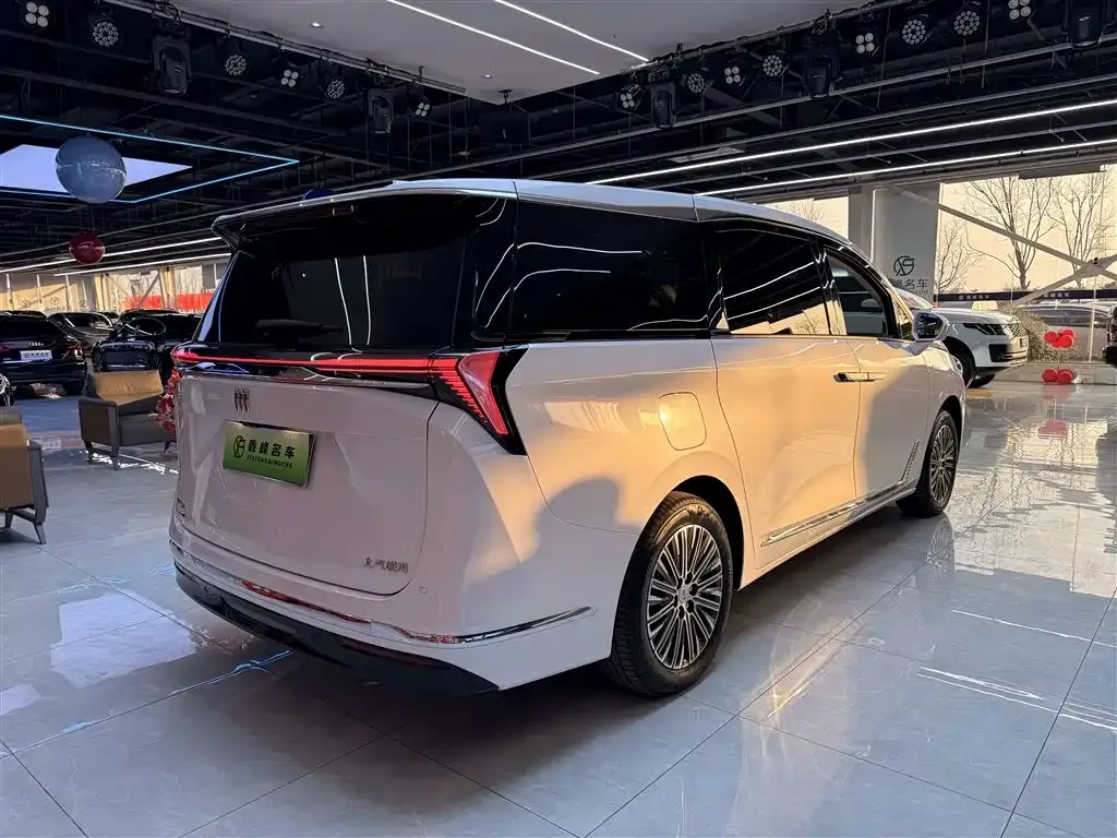 Buick GL8 Hybrid — фото 8