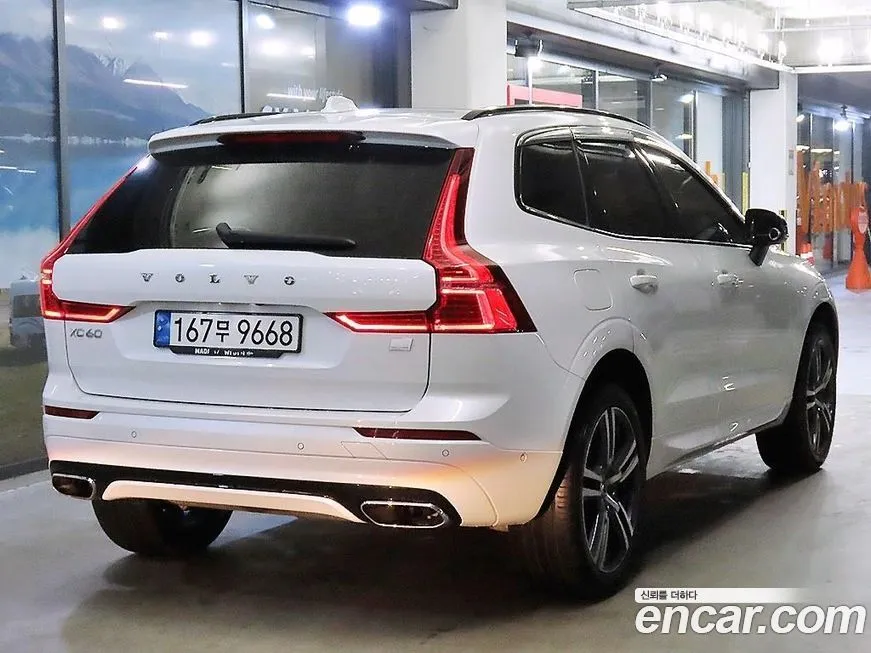 Volvo XC60 — фото 9