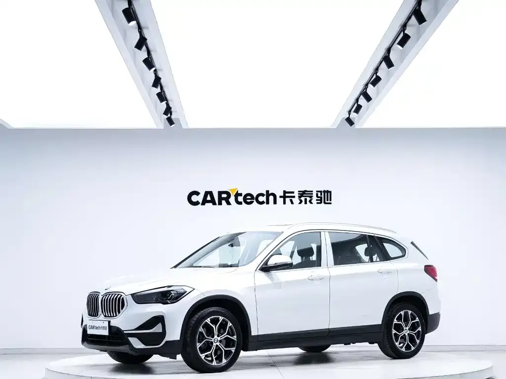 BMW X1 — фото 1
