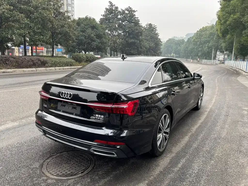 Audi A6L — фото 10