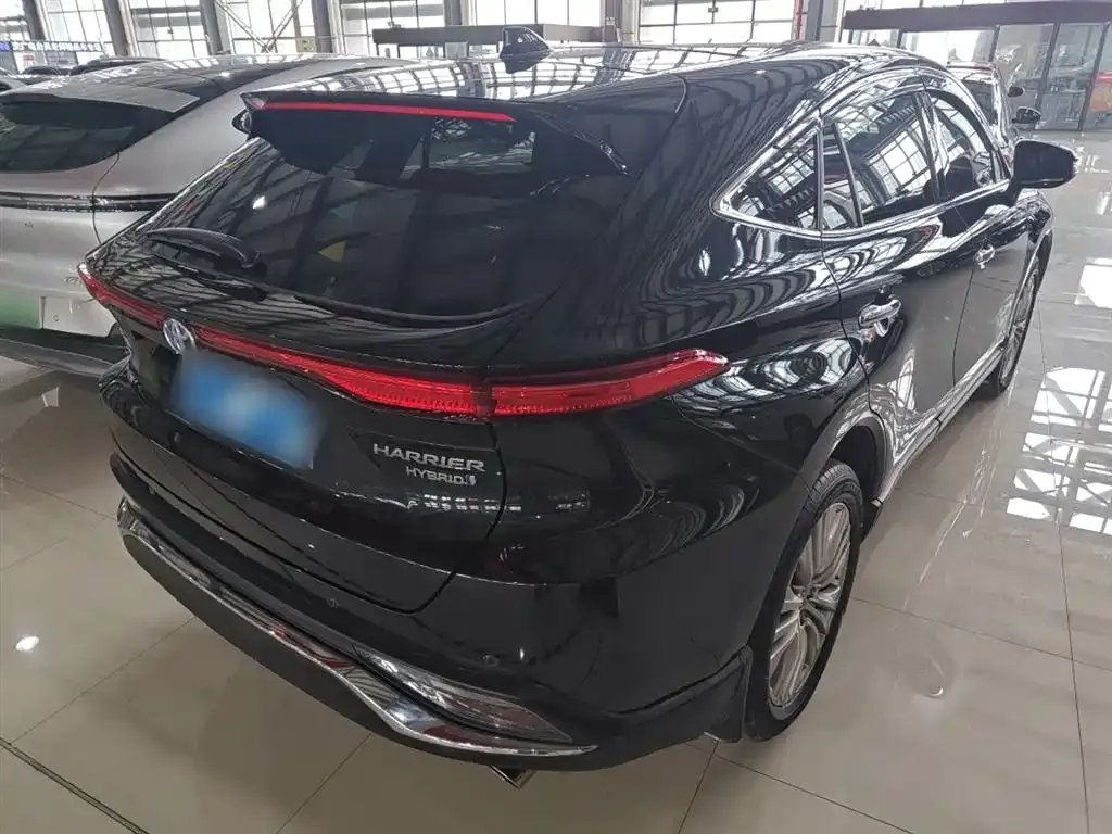 Toyota Harrier — фото 2