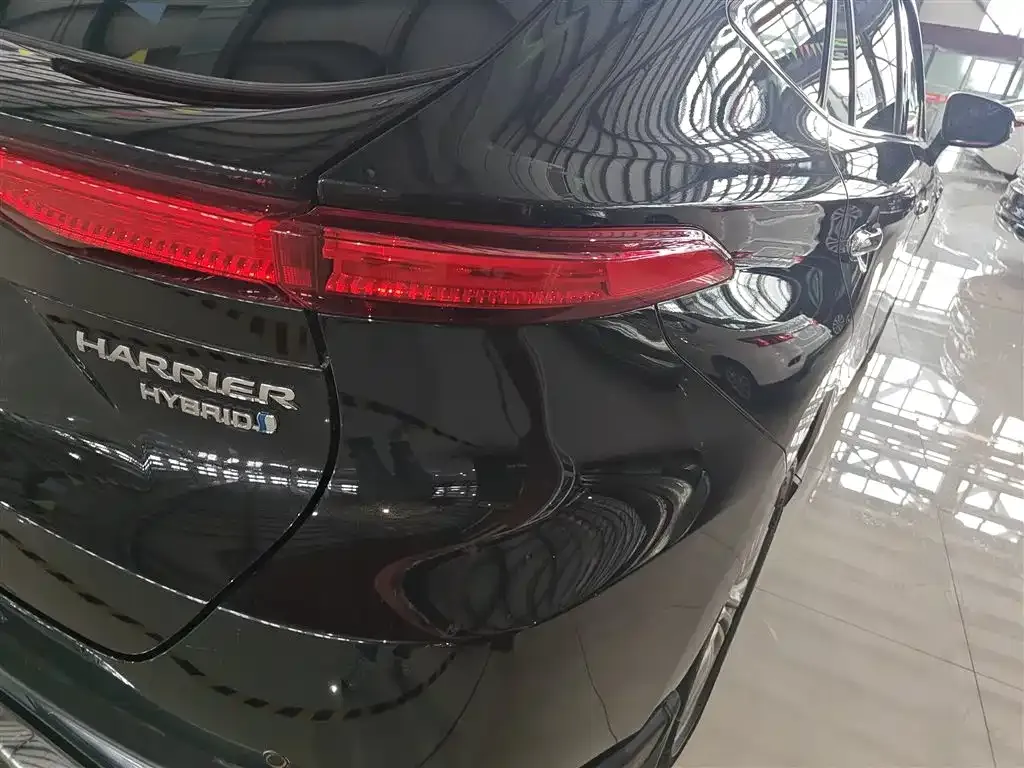 Toyota Harrier — фото 6