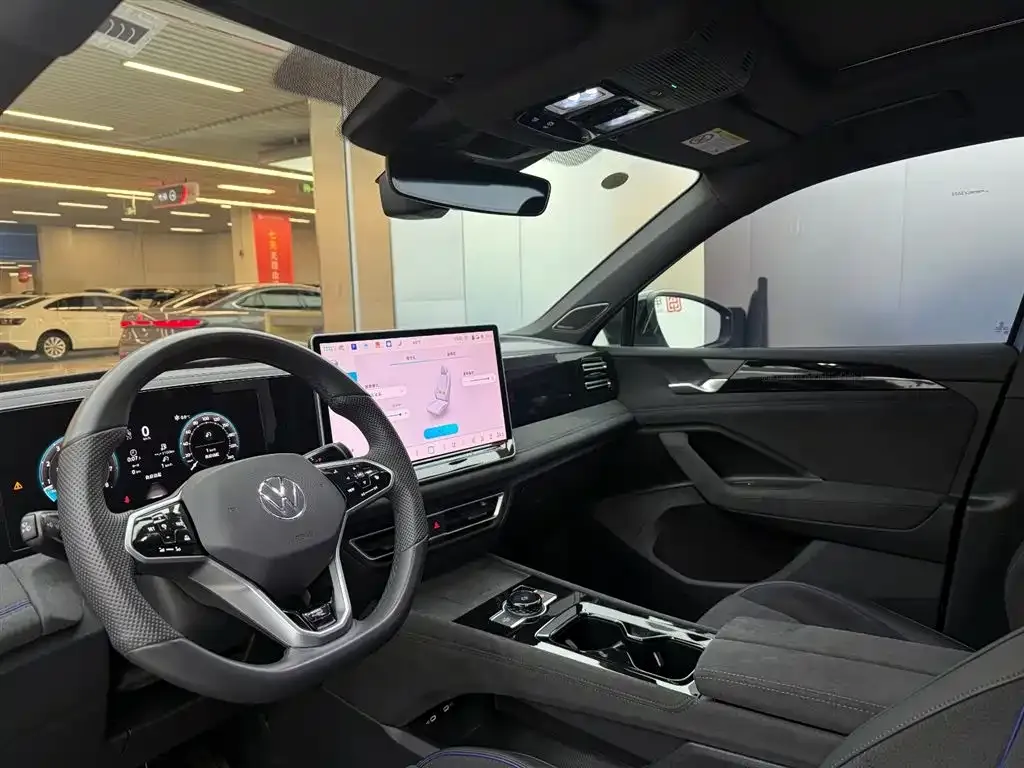 Volkswagen Tiguan L — фото 3