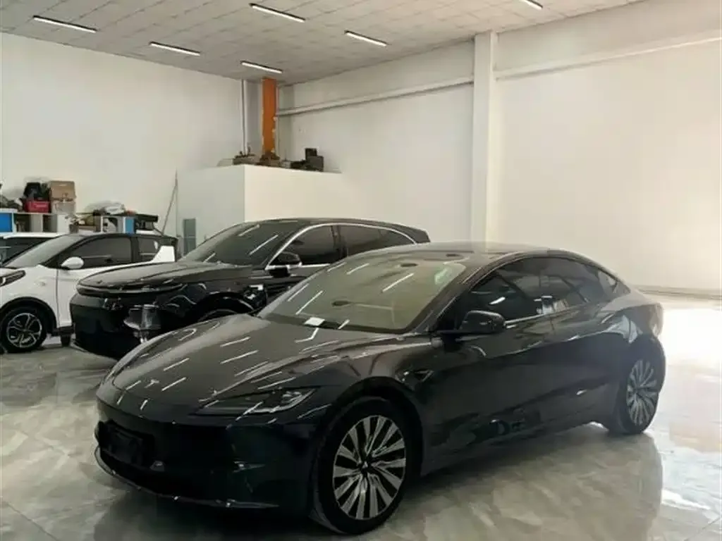 Tesla Model 3 — фото 4