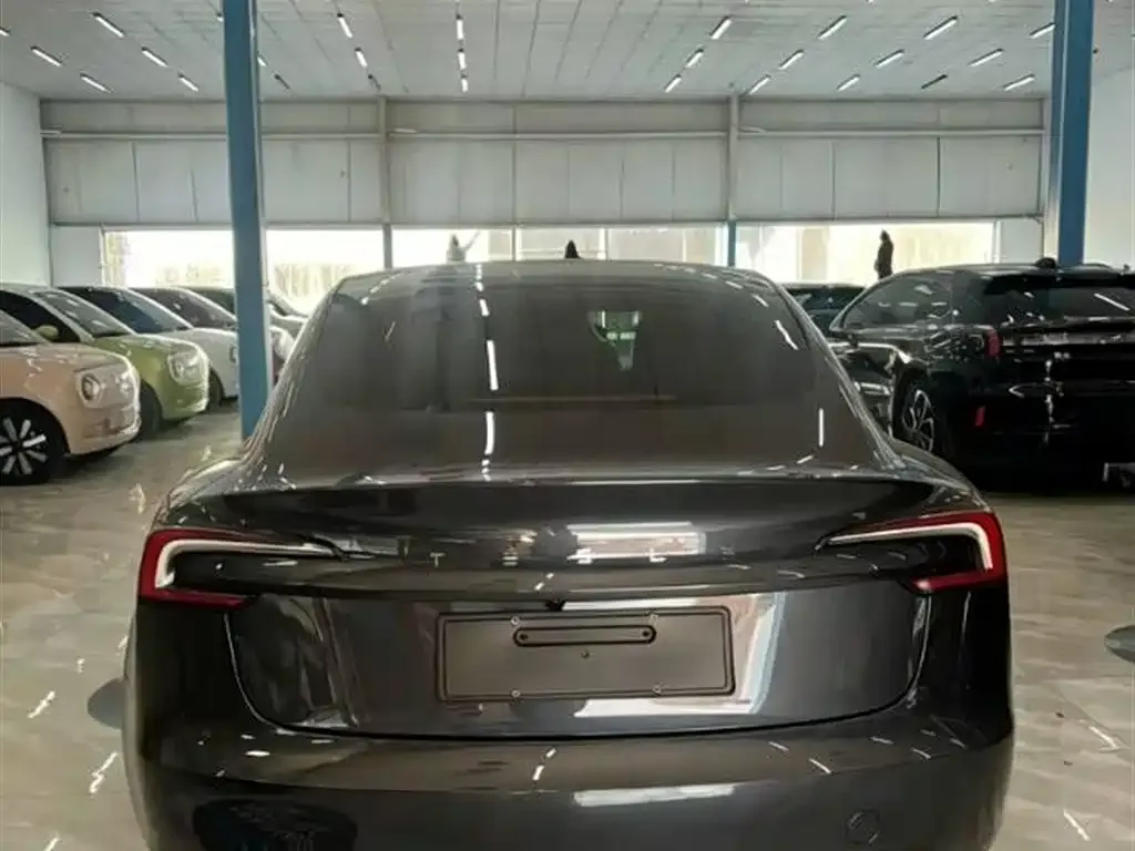 Tesla Model 3 — фото 5