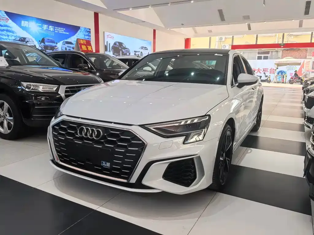 Audi A3 — фото 1