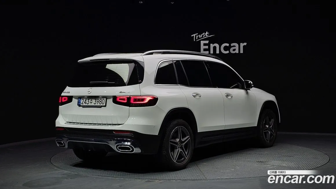 Mercedes-Benz GLB-Class — фото 3