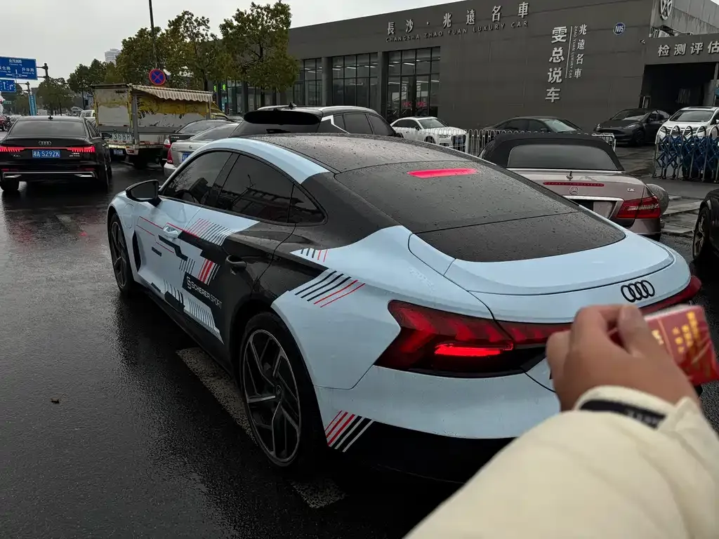 Audi RS e-tron GT — фото 2