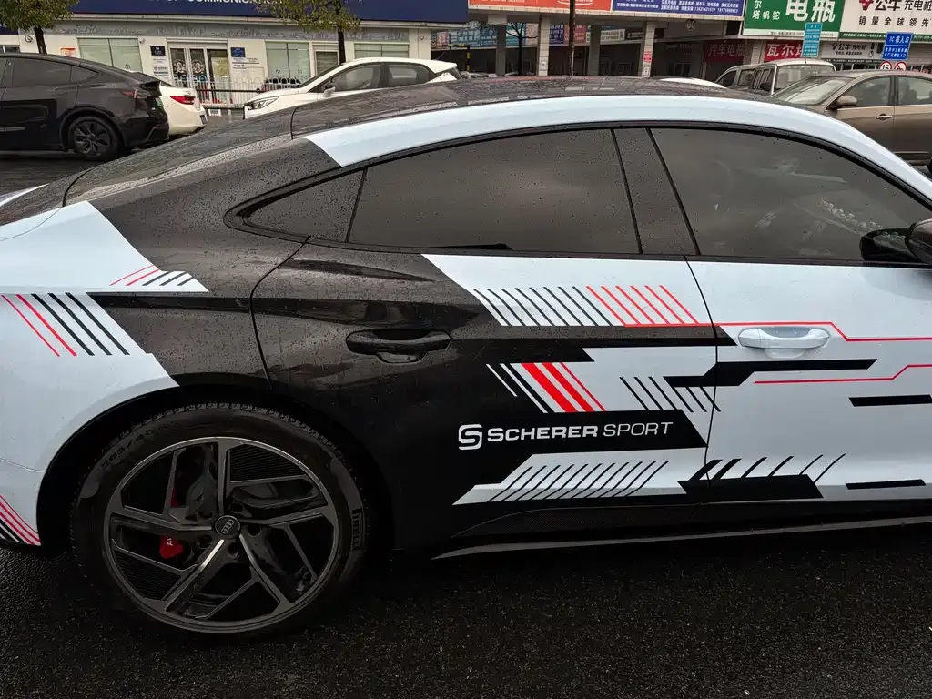 Audi RS e-tron GT — фото 3