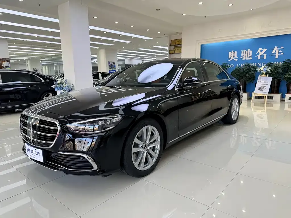 Mercedes-Benz S-Class — фото 1