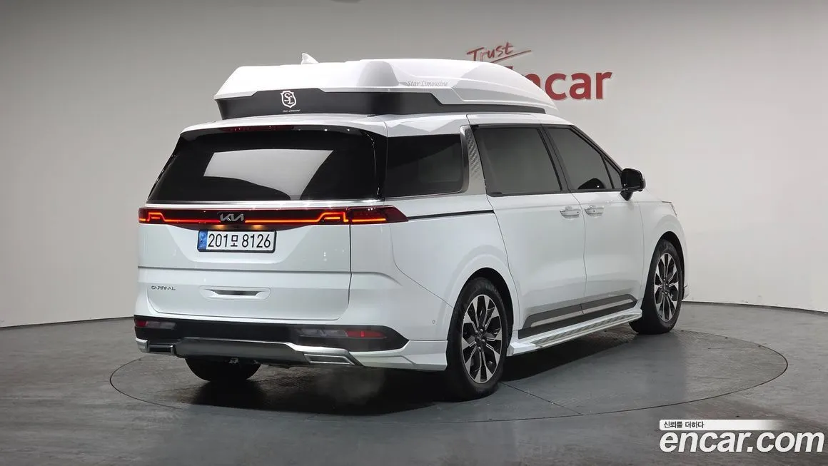 Kia Carnival — фото 10