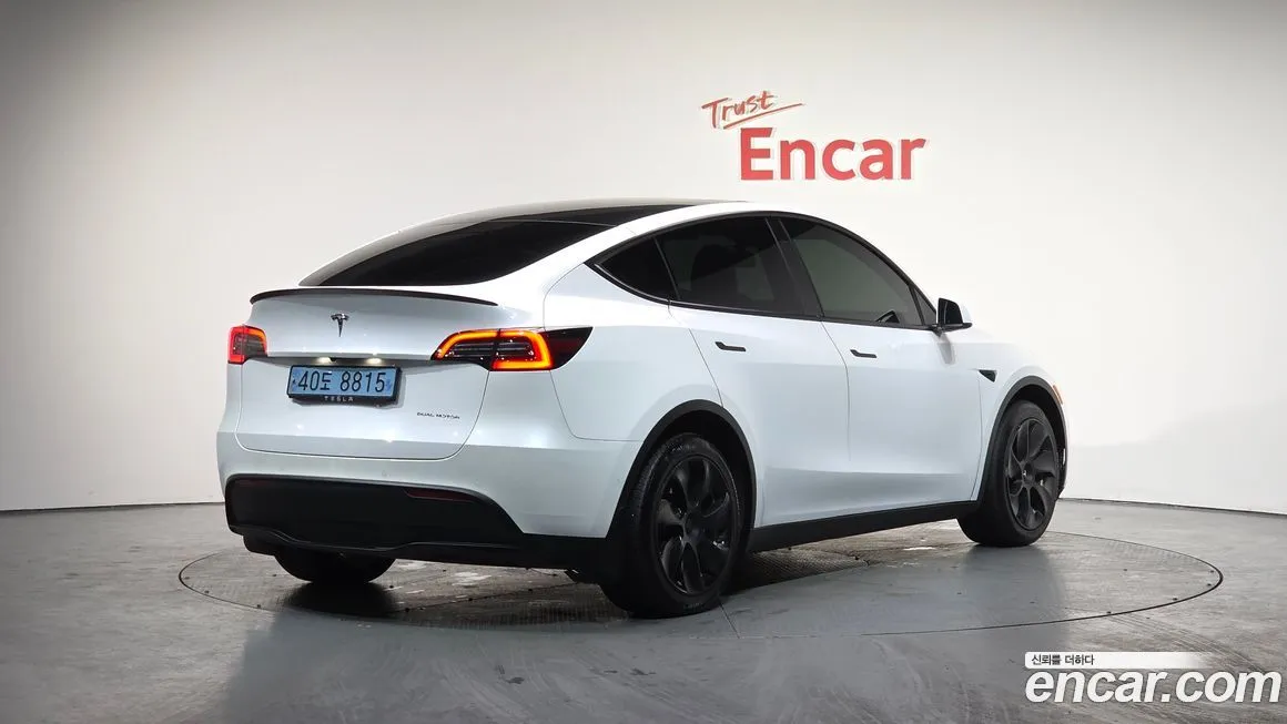 Tesla Model Y — фото 2
