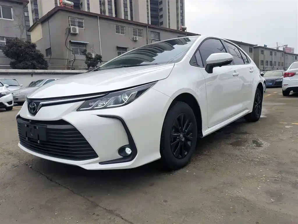 Toyota Corolla — фото 4