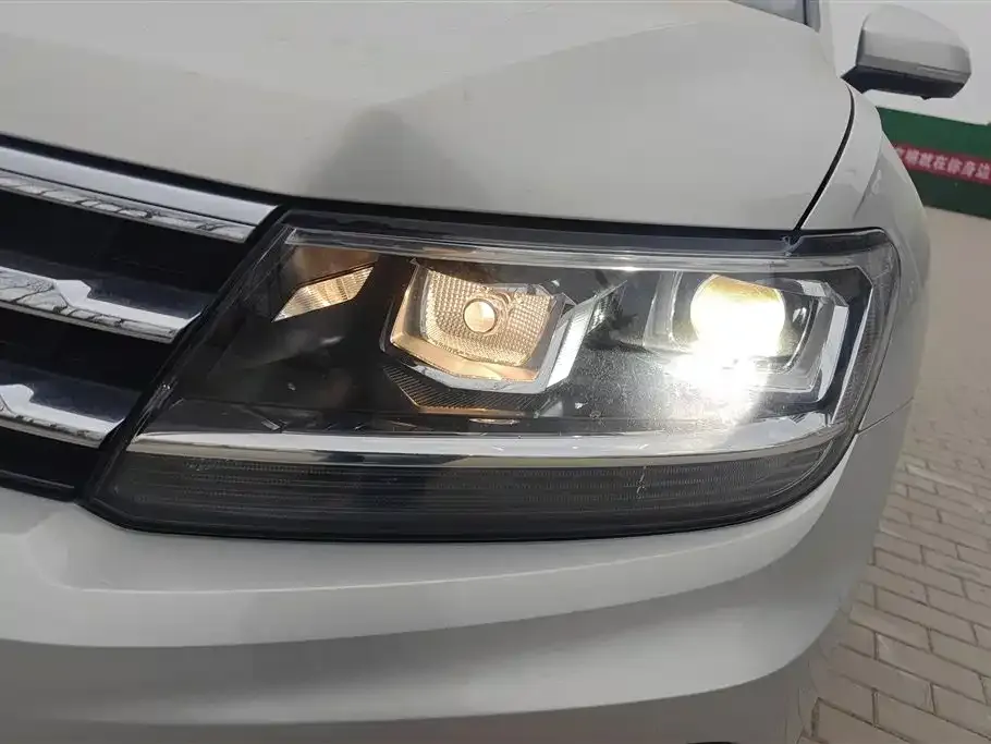 Volkswagen Tiguan L — фото 5