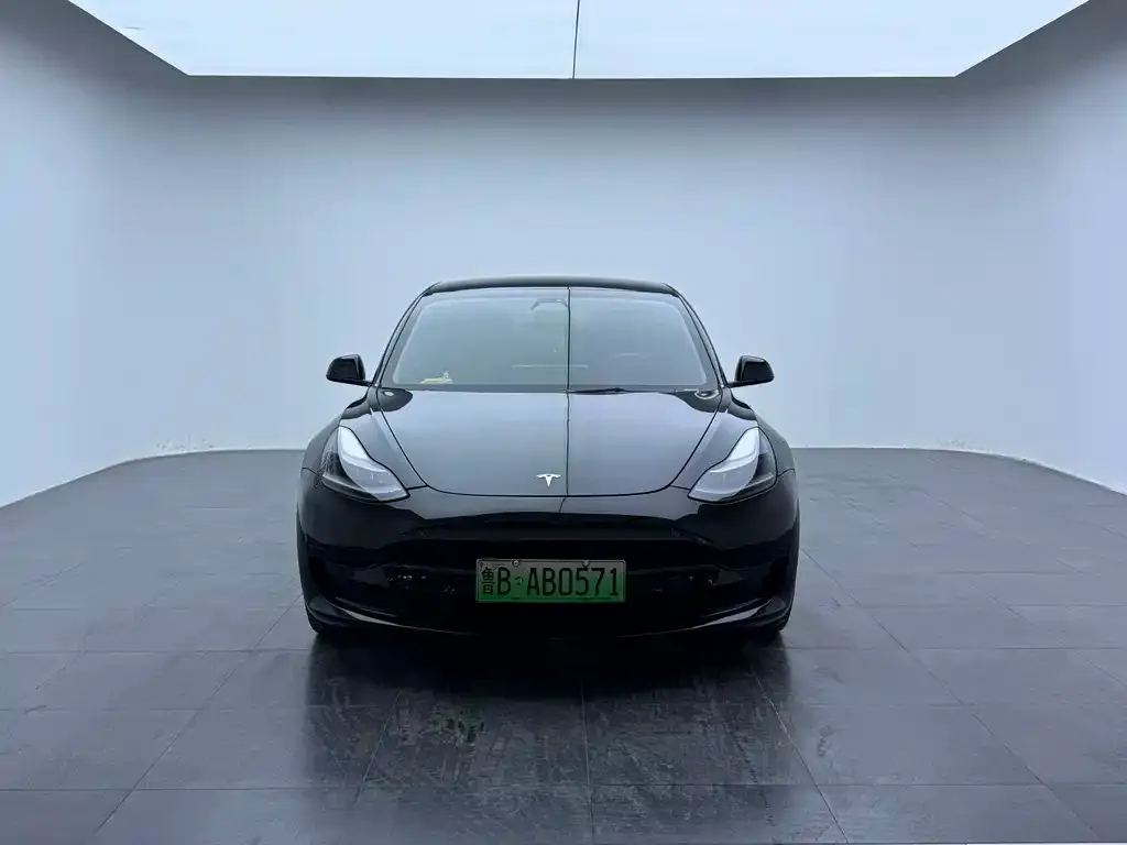 Tesla Model 3 — фото 4