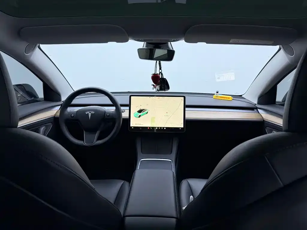 Tesla Model 3 — фото 3