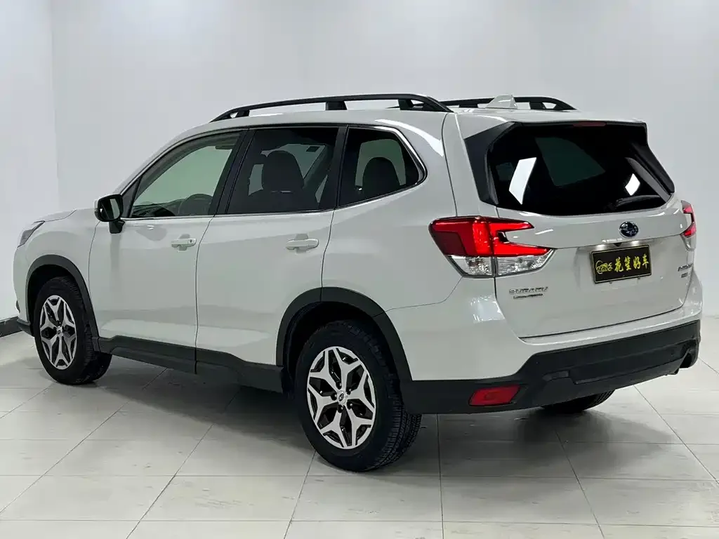 Subaru Forester — фото 9
