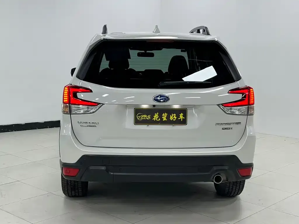 Subaru Forester — фото 5
