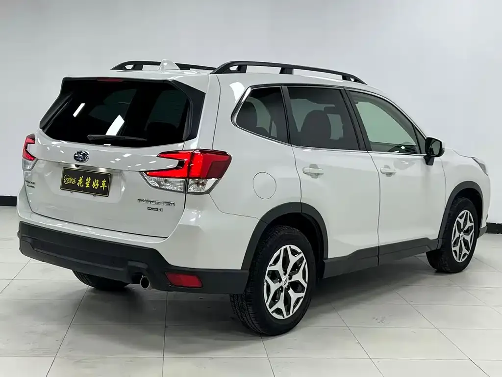 Subaru Forester — фото 8