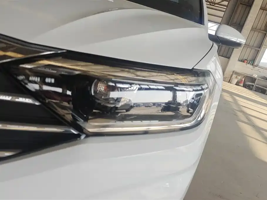Volkswagen Sagitar — фото 5
