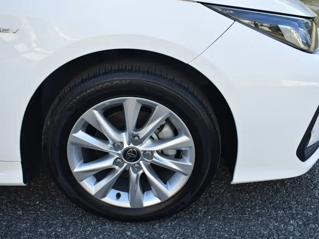 Toyota Corolla — фото 3