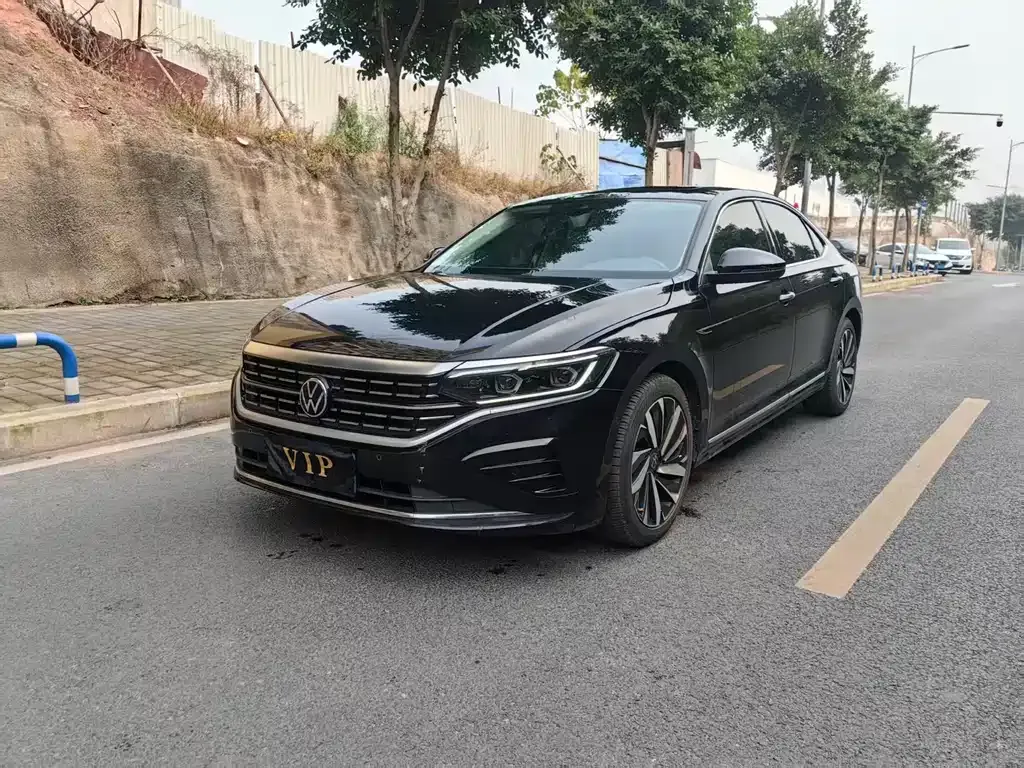 Volkswagen Passat — фото 1