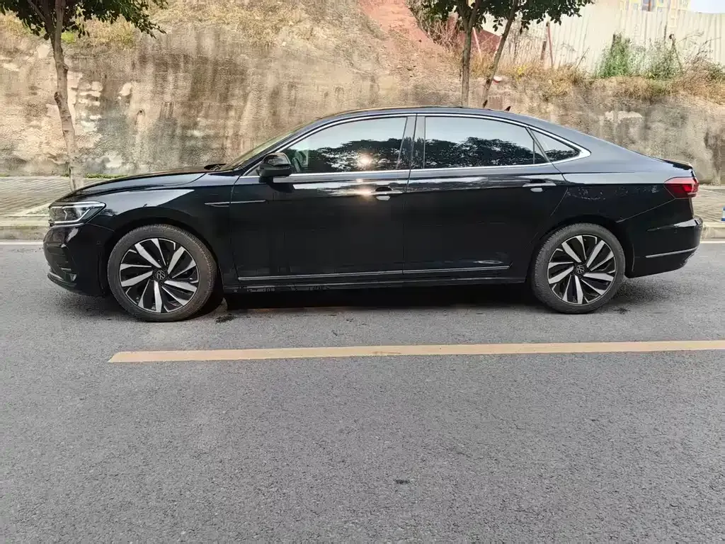 Volkswagen Passat — фото 10