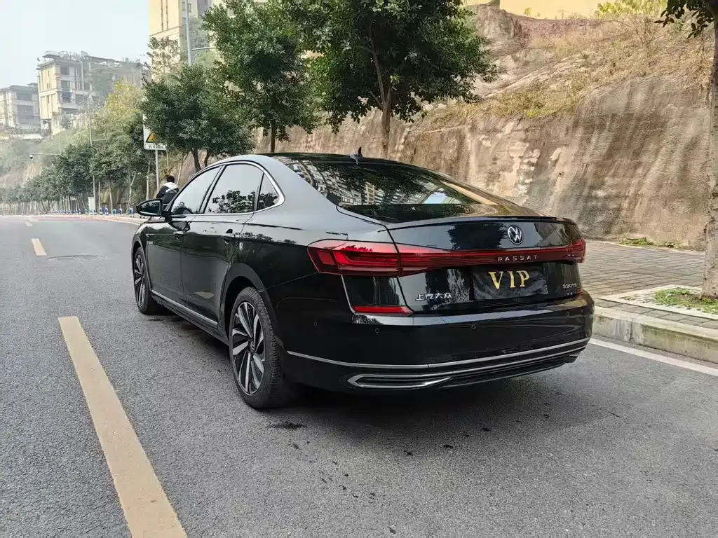 Volkswagen Passat — фото 8