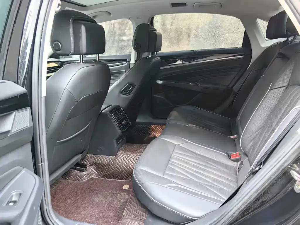 Volkswagen Passat — фото 4