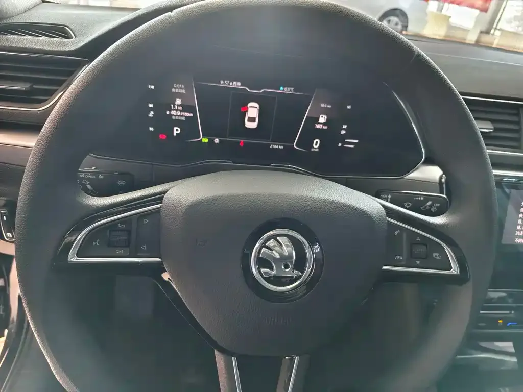 Skoda Superb — фото 5