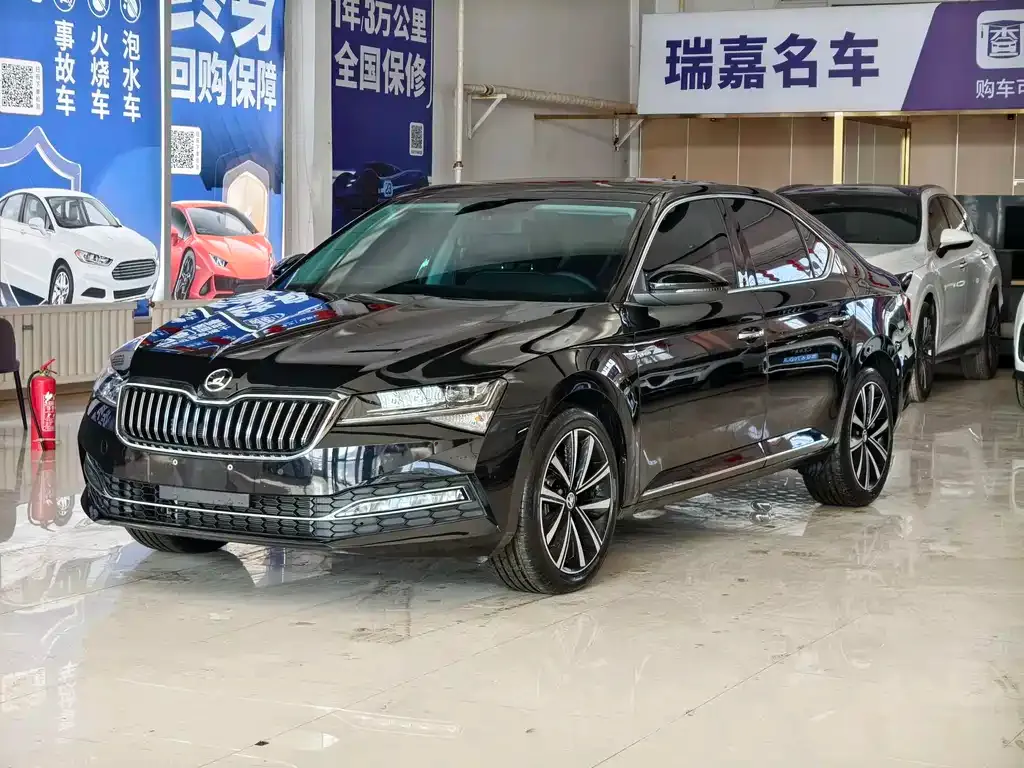 Skoda Superb — фото 10