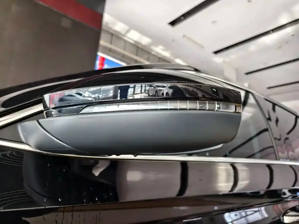 Skoda Superb — фото 2