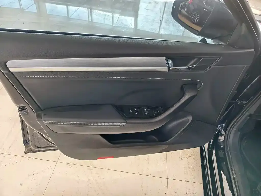 Skoda Superb — фото 3