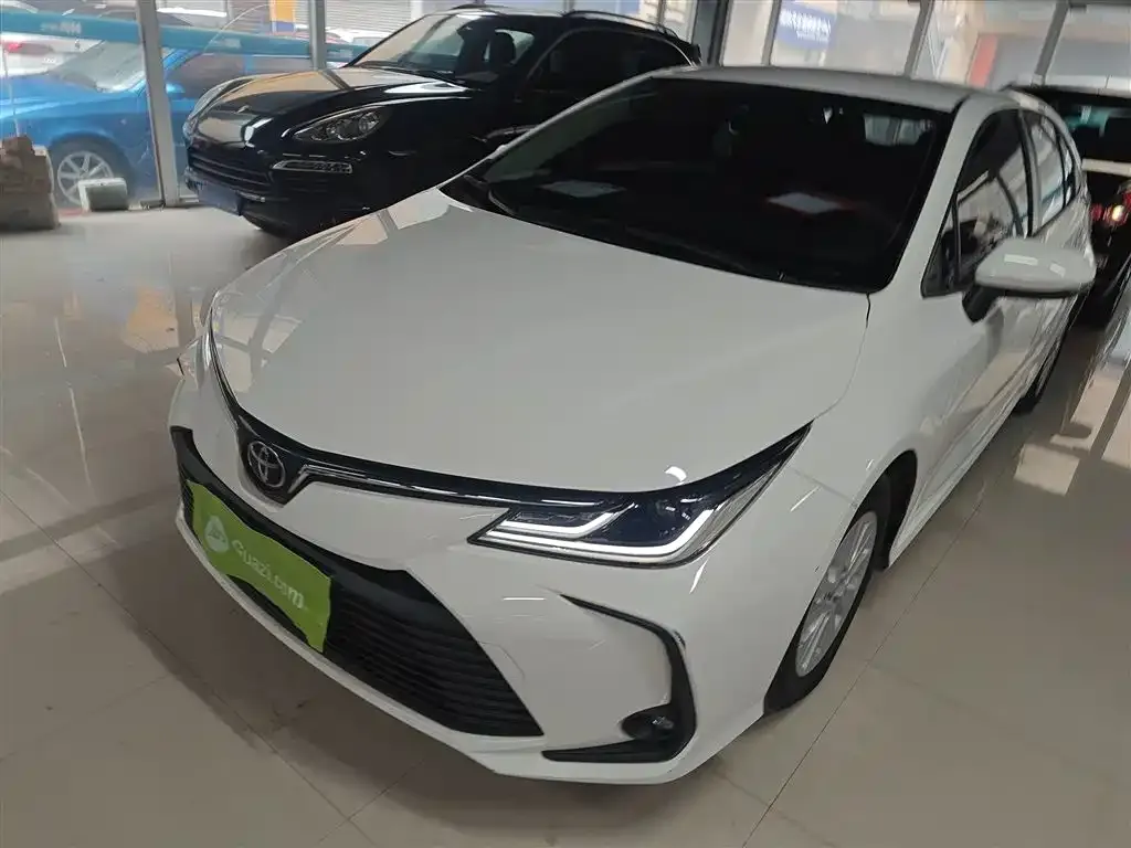 Toyota Corolla — фото 1