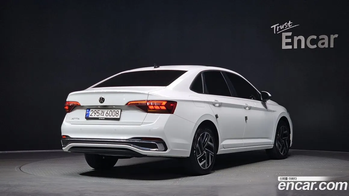 Volkswagen Jetta — фото 4