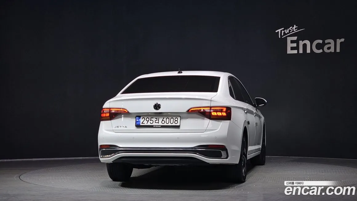 Volkswagen Jetta — фото 2