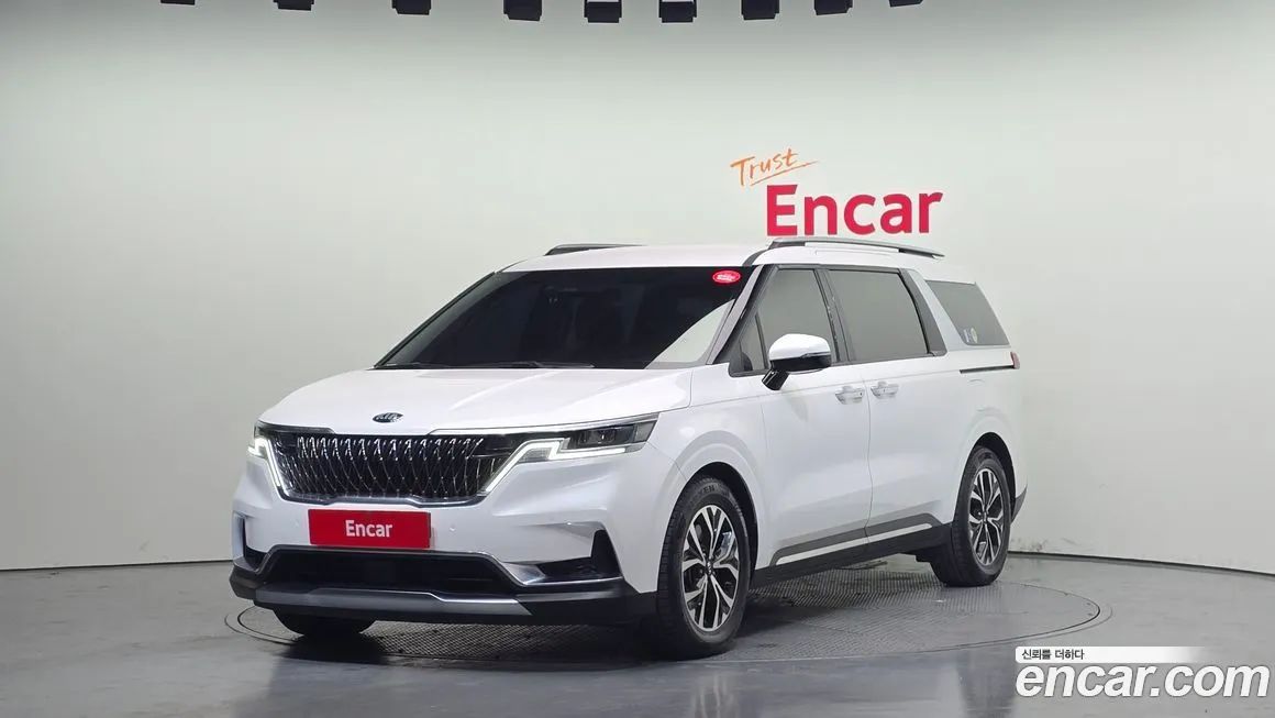 Kia Carnival — фото 1