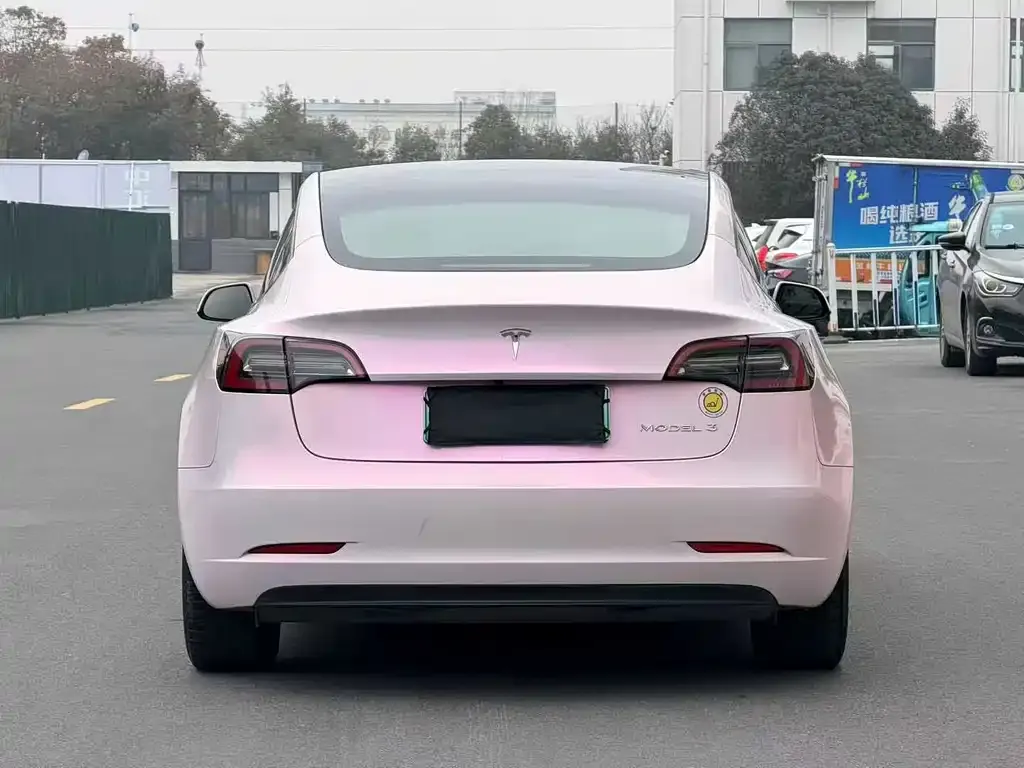 Tesla Model 3 — фото 7